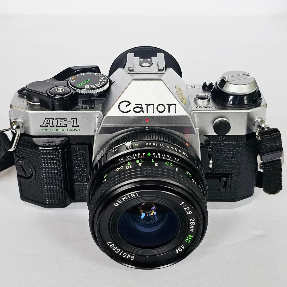 80s Vintage Canon AE-1 Program 35mm‎ SLR Film Camera Kit w/ Lenses Flash and Bag